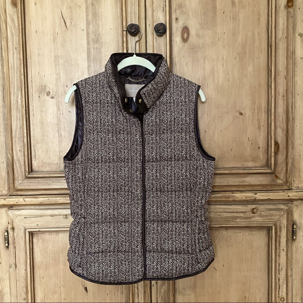 Banana Republic puffer vest size S